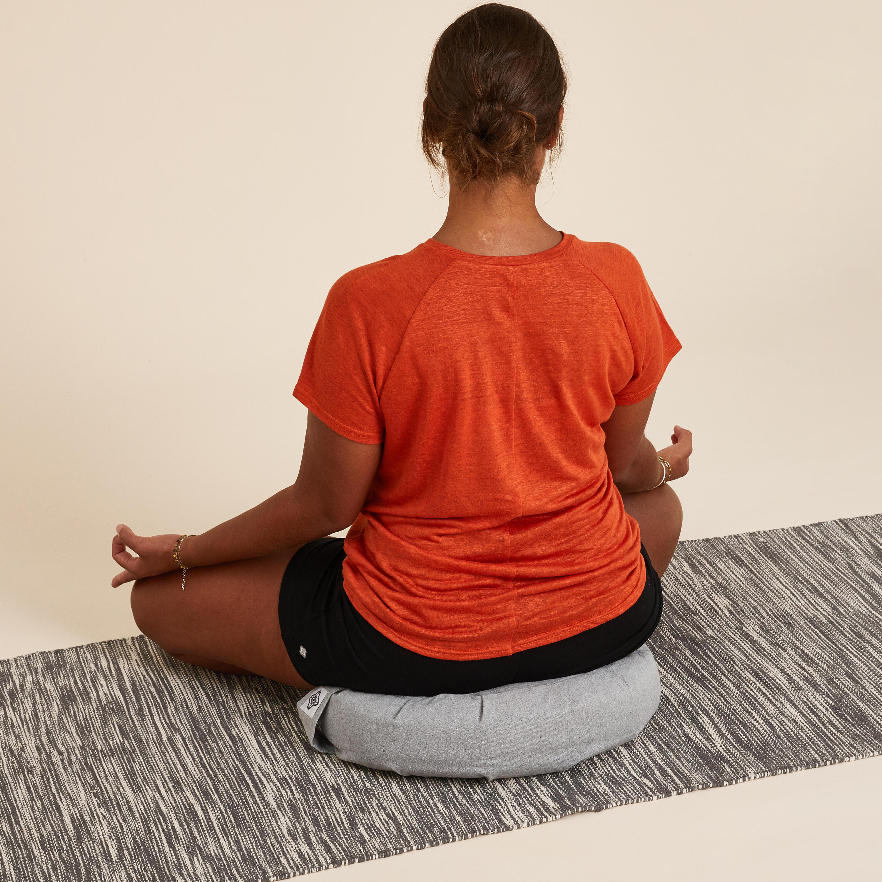 Cojín Yoga meditación media luna Kimjaly gris 6/6