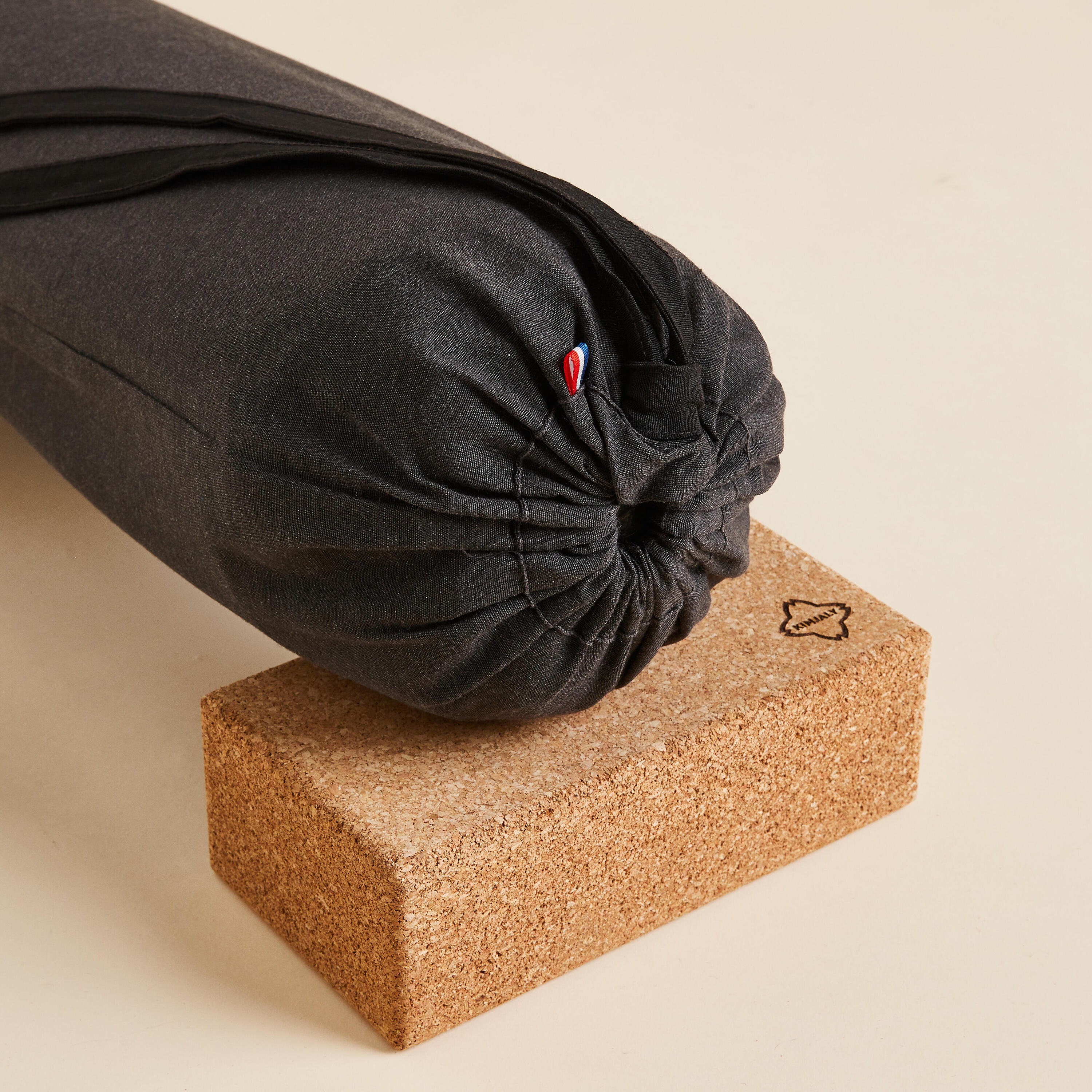 8 mm Thick Yoga Mat Bag - Black 3/4