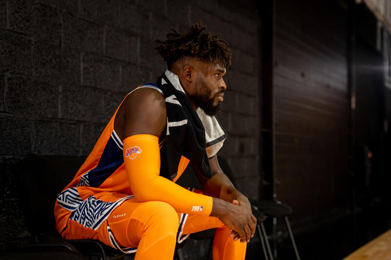 Shooting sleeve voor basketbal NBA New York Knicks E500 oranje