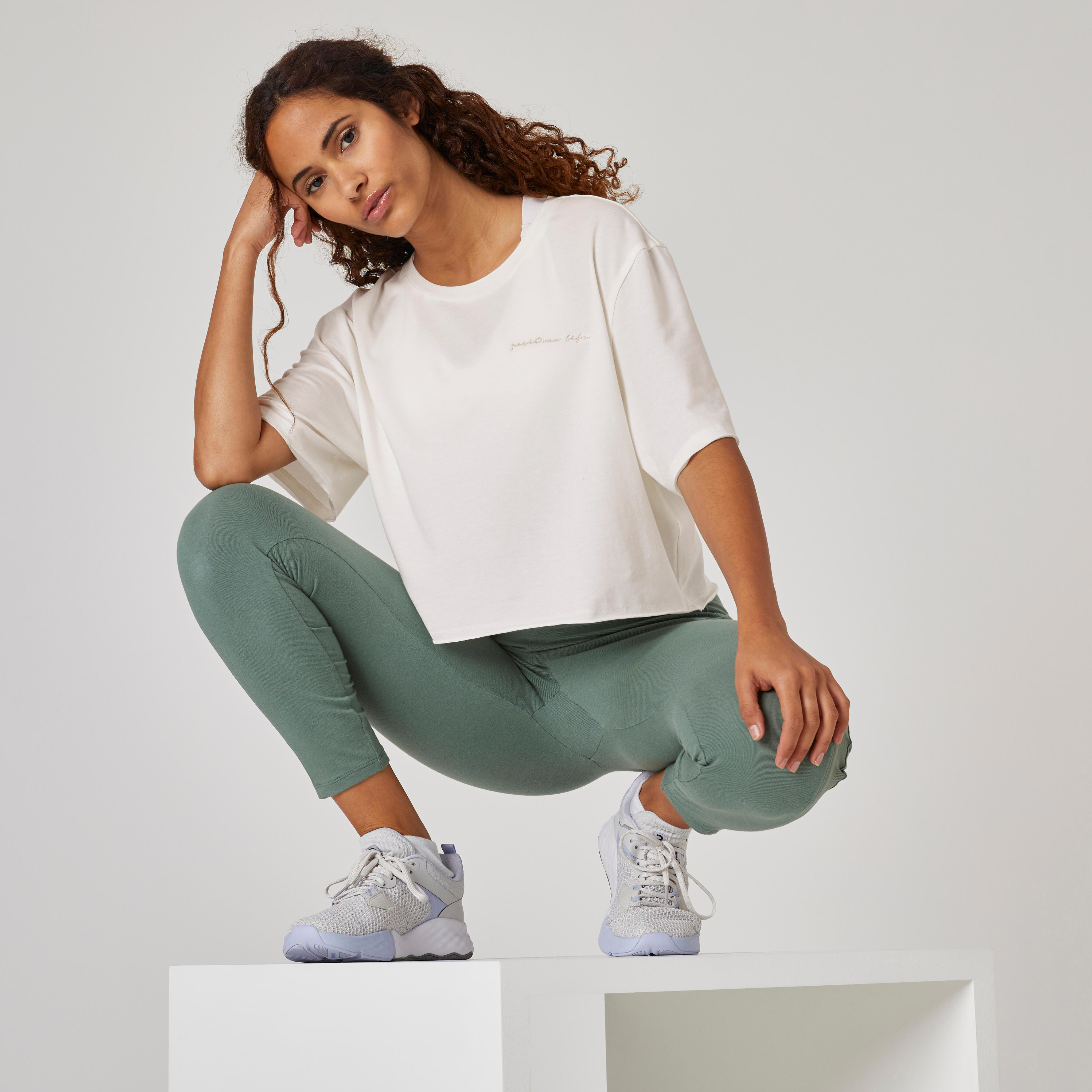 Women's Short-Sleeved Straight-Cut Crew 