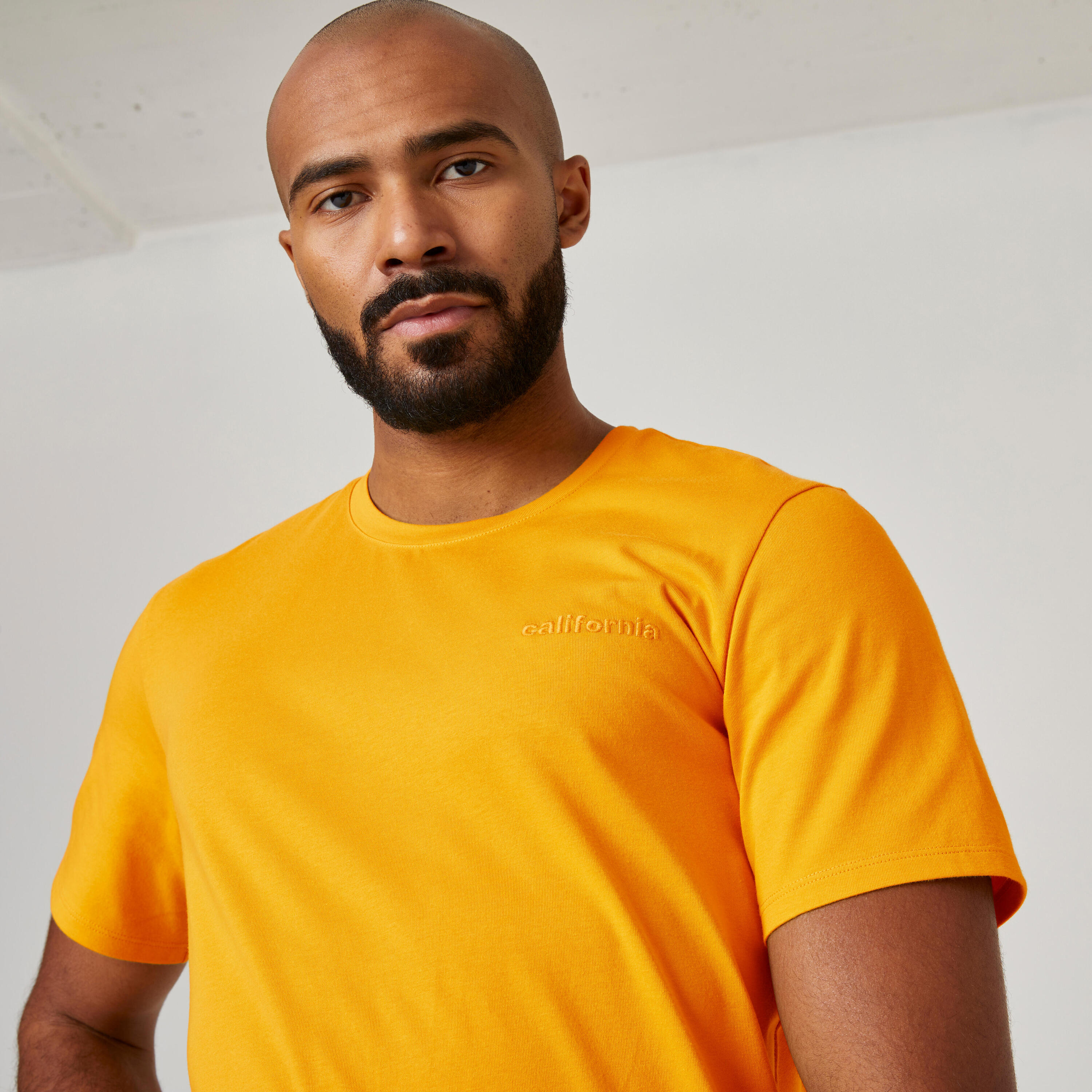 Men's Short-Sleeved Straight-Cut Crew Neck Cotton Fitness T-Shirt 500 - Honey 4/5