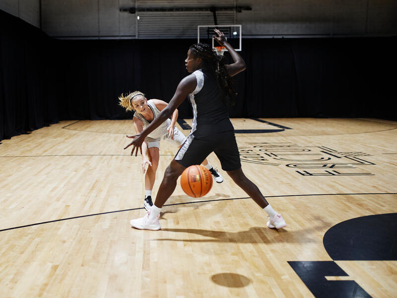 Basketball Size Guide: What Size Basketball is Right For You?