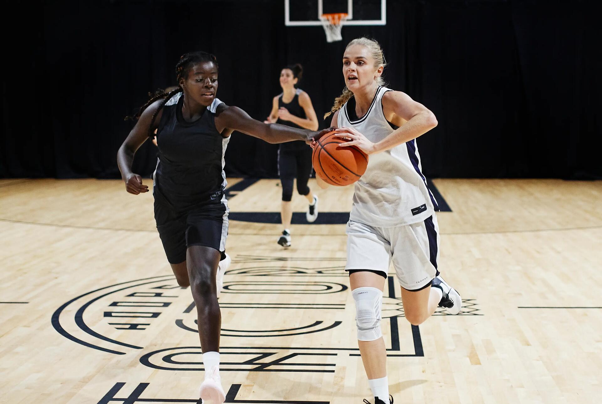 ¿Cómo Mejorar tu Defensa en el Baloncesto?