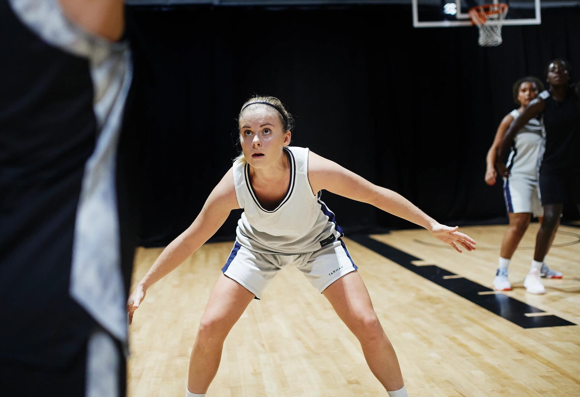 ¿Cómo Mejorar tu Defensa en el Baloncesto?