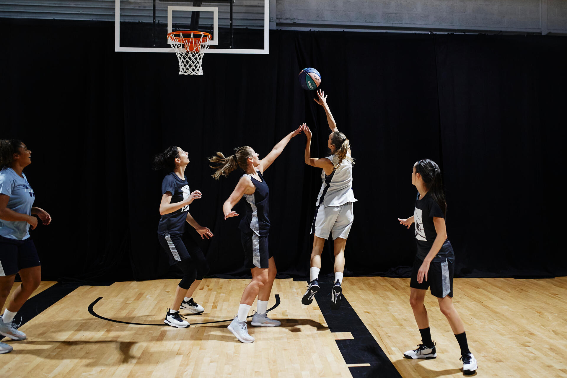 ¿Cómo Mejorar tu Defensa en el Baloncesto?