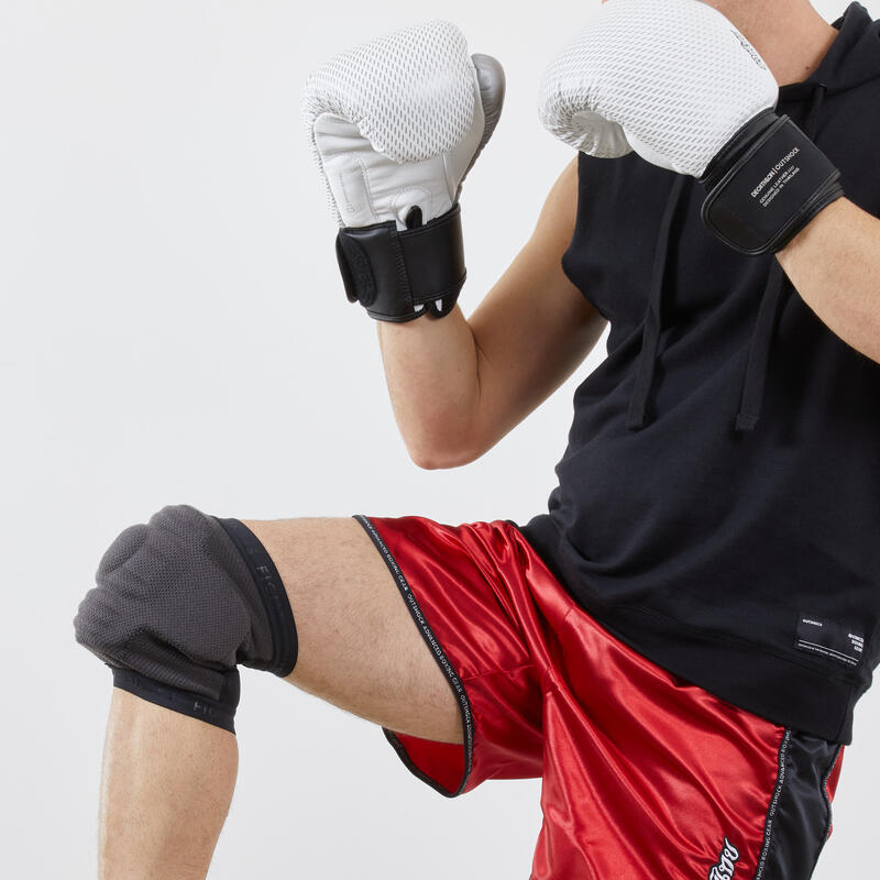 Chrániče kolen na tréninky kickboxu a thajského boxu 900 šedé