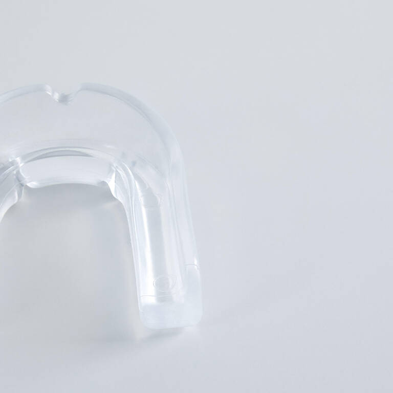 100 Boxing / Martial Arts Mouthguard Size M - Clear