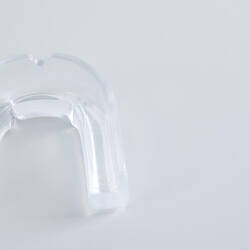 100 Boxing and Martial Arts Mouthguard Size S - Clear