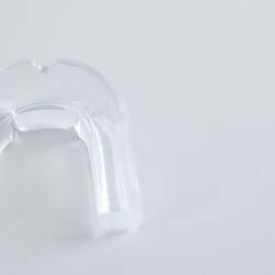 100 Boxing / Martial Arts Mouthguard Size M - Clear