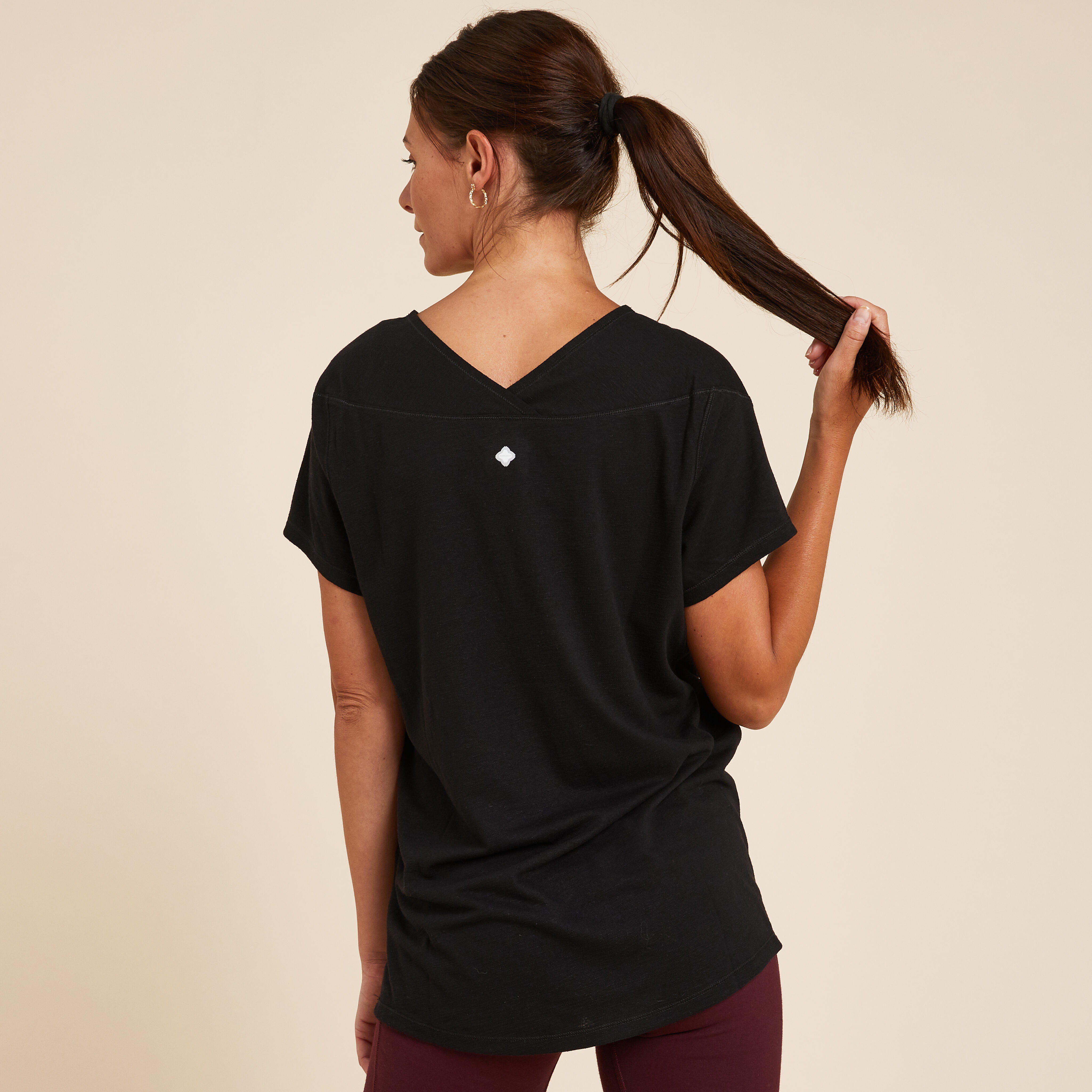 T-shirt donna yoga nera KIMJALY | DECATHLON