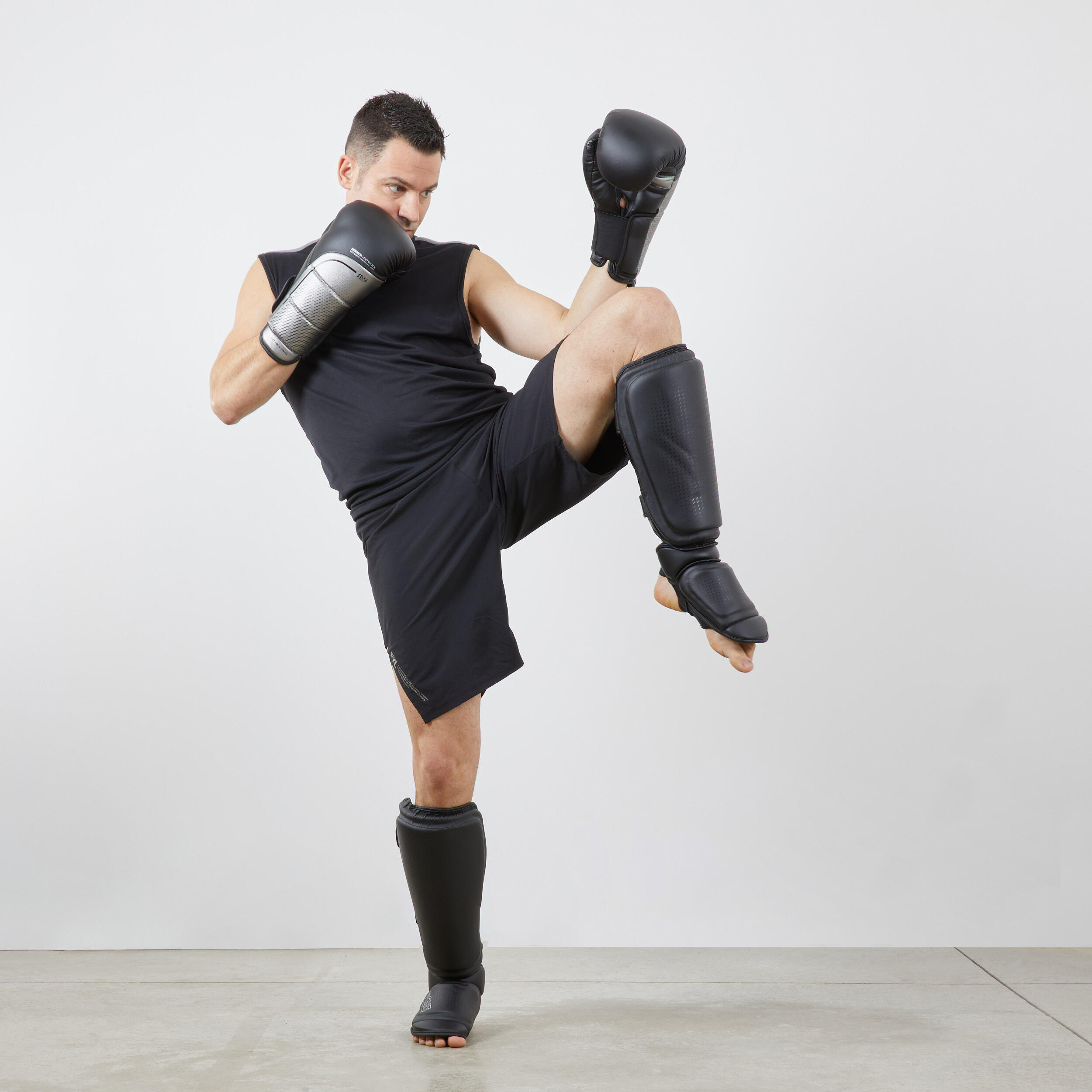 Adult Kickboxing ShinFoot Guard 900