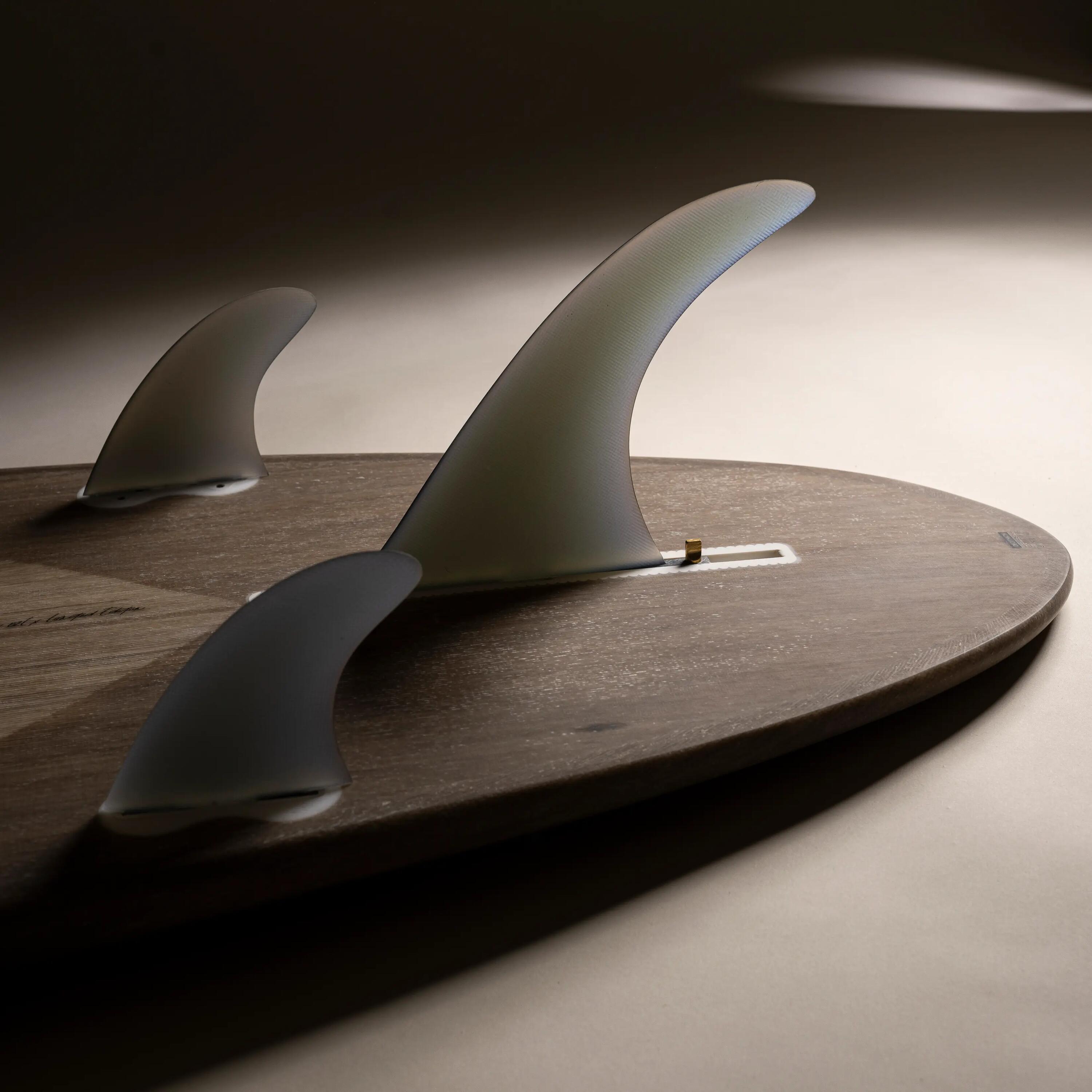 Hybrid 8'" 500 limited edition surfboard, supplied with 3 fins. 8/20