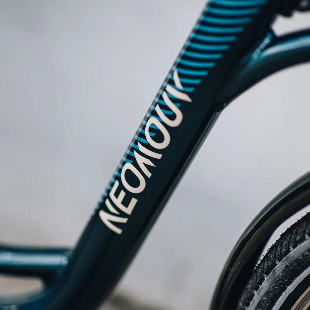 Bicicleta eléctrica de ciudad NEOMOUV