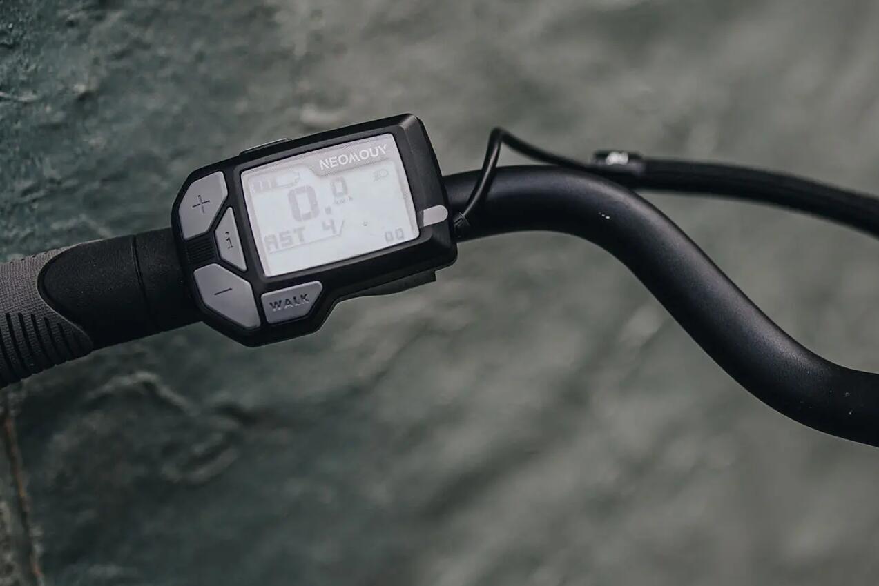 HOW TO RESET THE KILOMETRE TRIP COUNTER TO ZERO?
