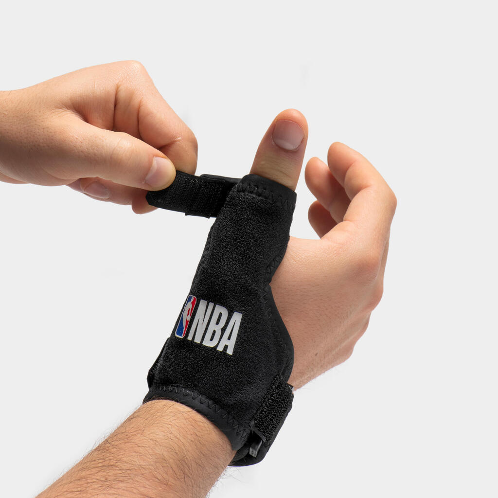 Täiskasvanute pöidlatugi vasak/parem R900 NBA, must