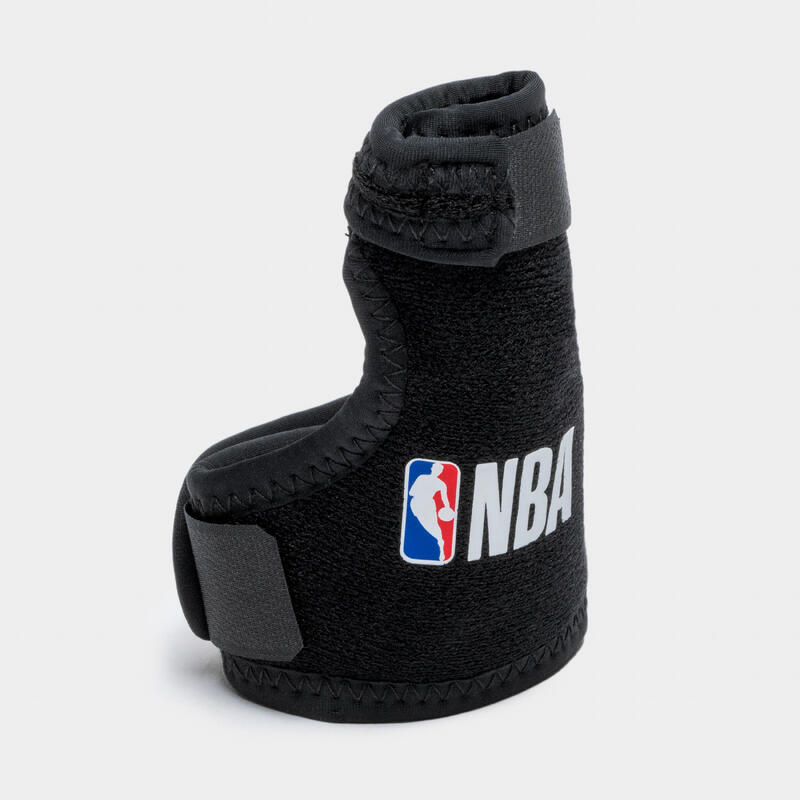 Ortéza na palec na pravou/levou ruku NBA R900 černá 