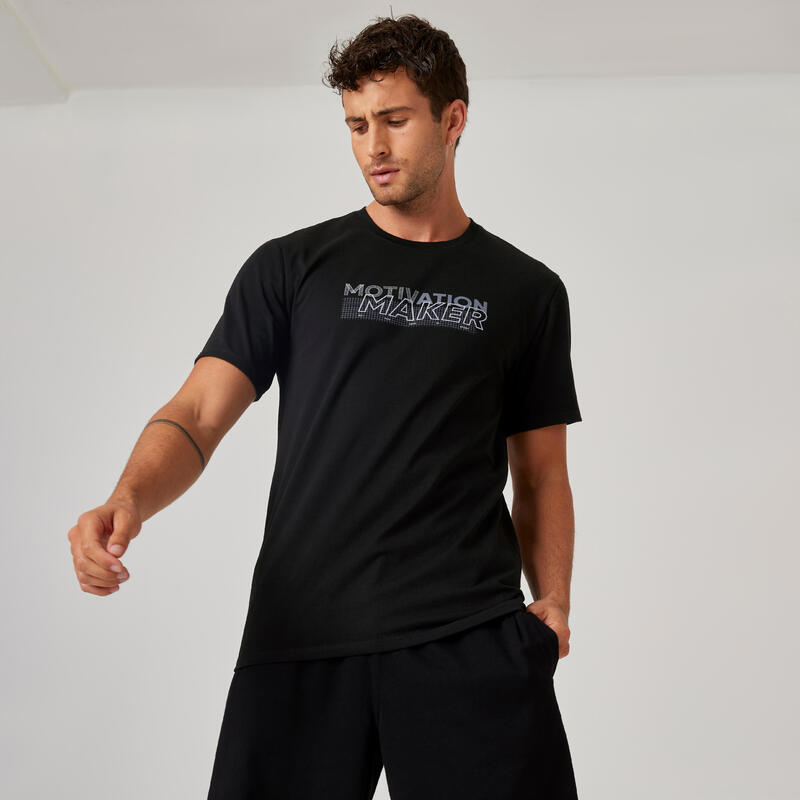 Pánské fitness tričko s krátkým rukávem 500 bavlněné černé s potiskem