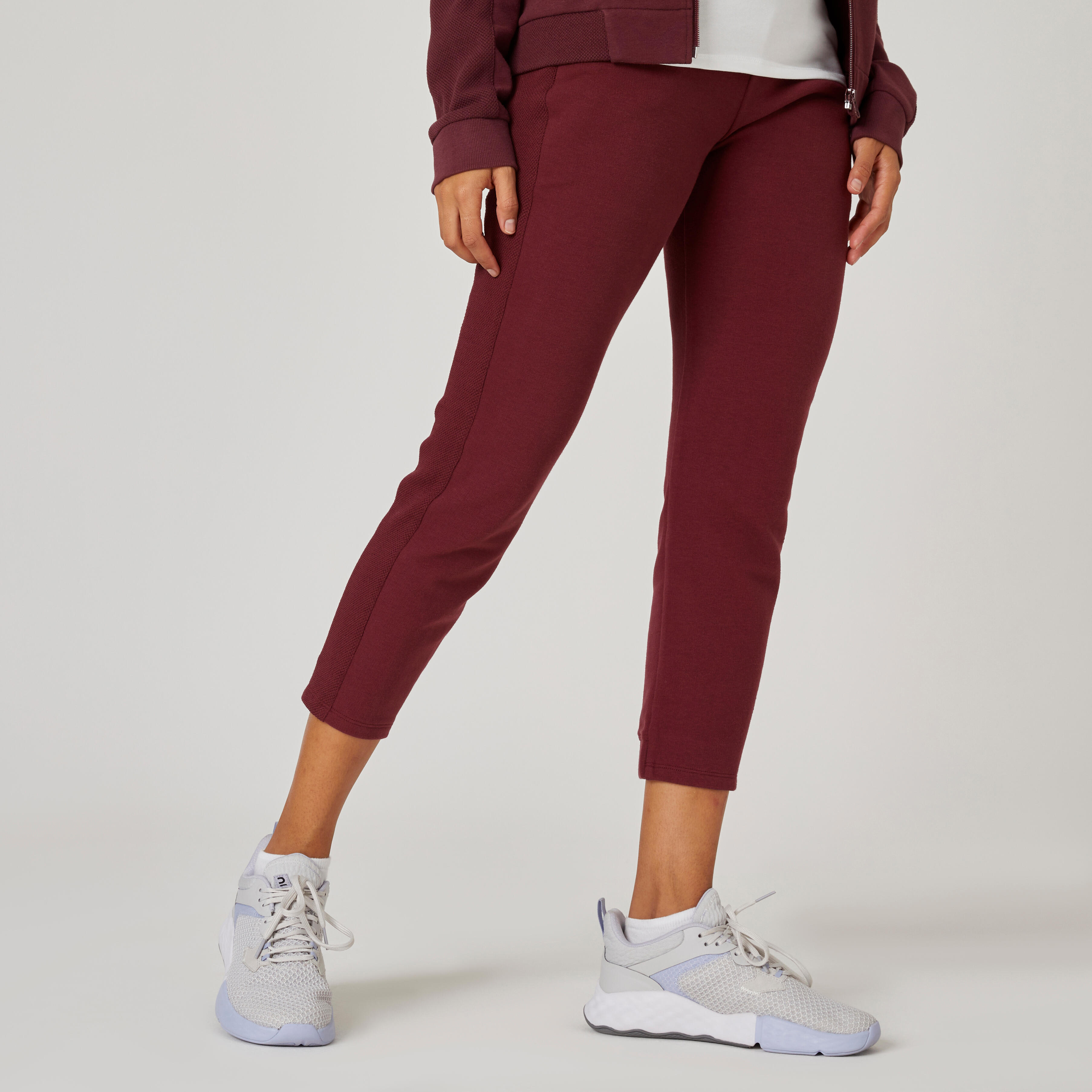 How to Wear Burgundy Pants | Outfits with leggings, Burgundy pants, Burgundy  pants outfit