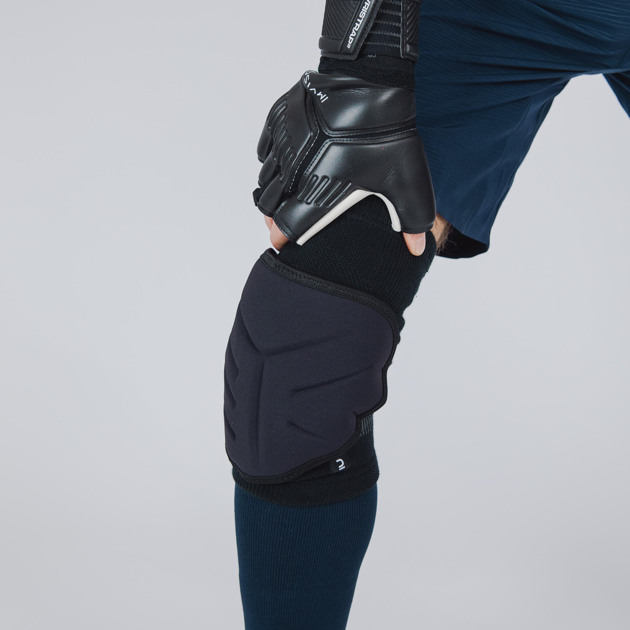 Kipsta - Mitaines De Gardien - Gants De Gardien - Football / Futsal / Sepak - Noir - 4 - Decathlon