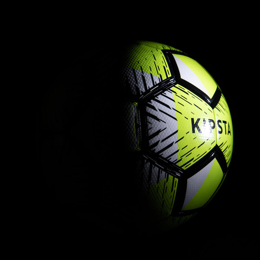 Fussball Futsalball Grösse 4 (410 bis 430 g) FIFA Basic - Club gelb/weiss