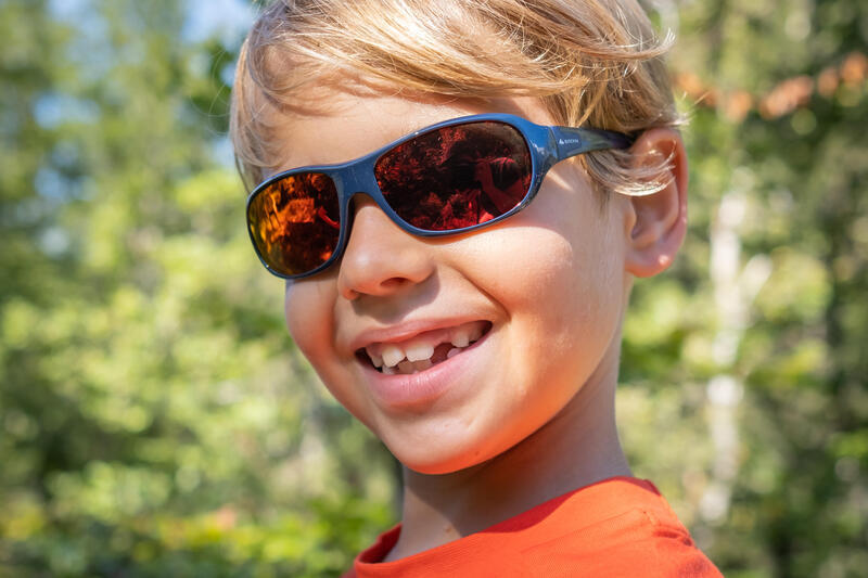 Okulary przeciwsłoneczne turystyczne - MH T500 - dla dzieci 6-10 lat - kat. 4