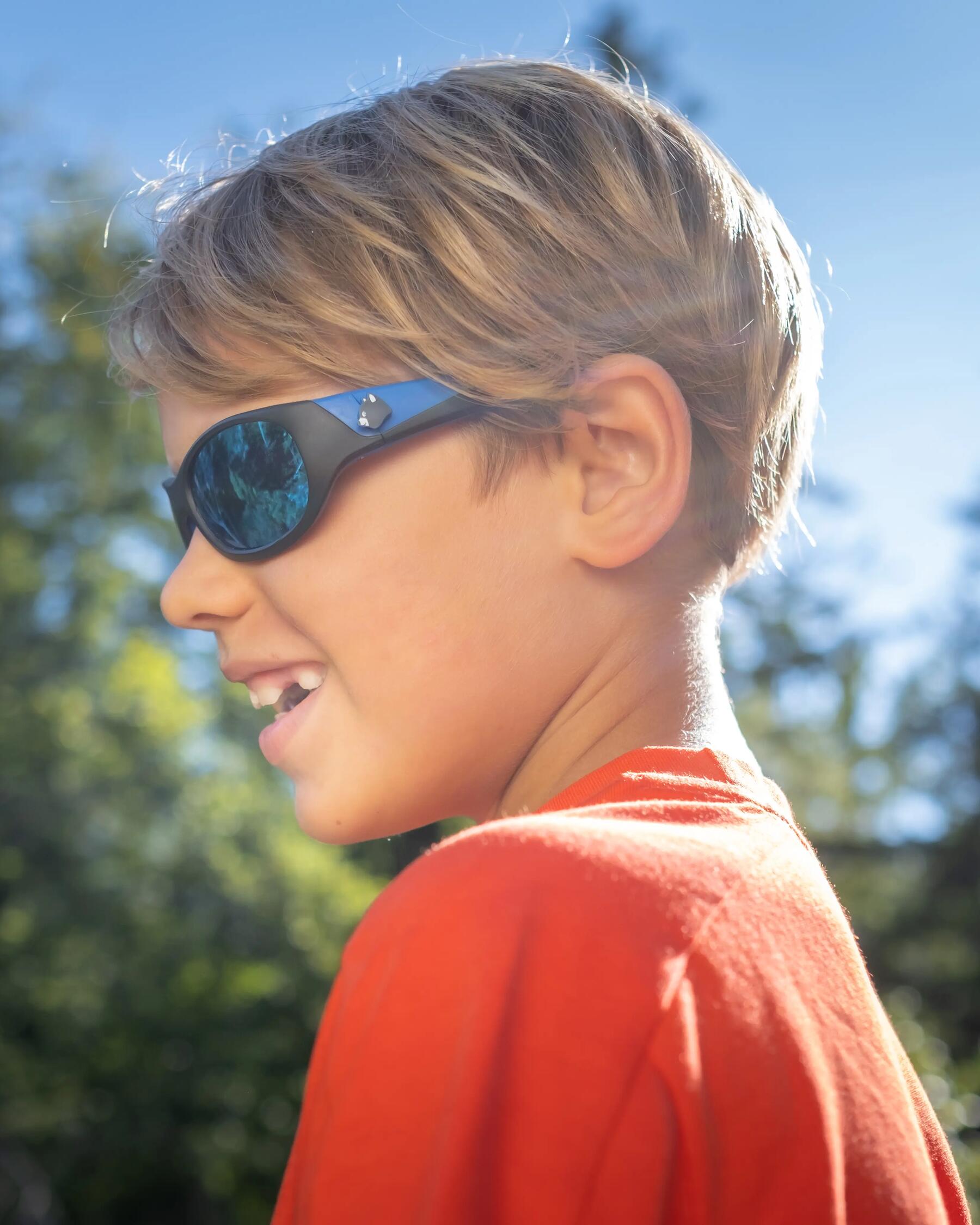 Wie wähle ich eine Sonnenbrille für mein Kind aus?