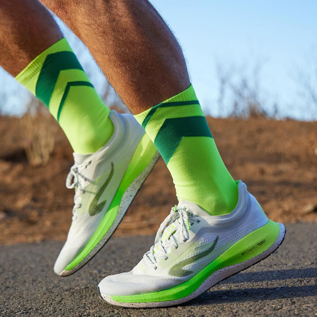 גרבי ריצה עבים בגובה בינוני דגם RUN900