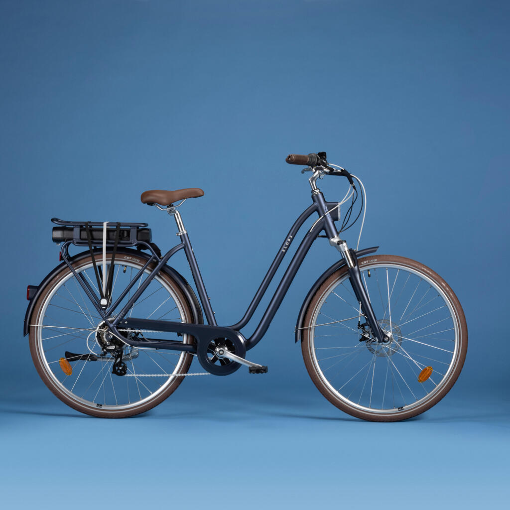 Elektriskais pilsētas velosipēds “900 E” ar pazeminātu rāmi, tumši zils