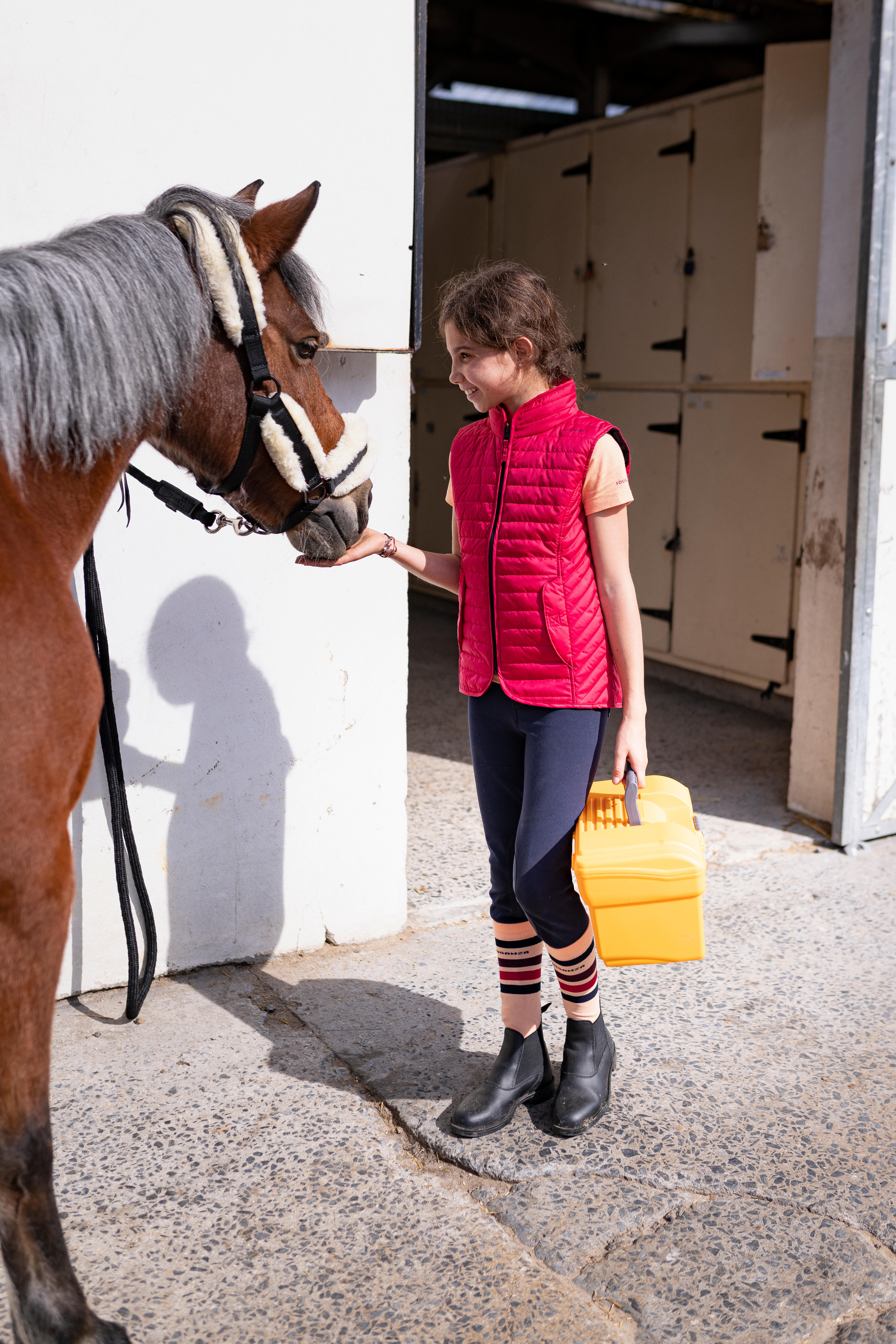 Kid's Horseback Riding Vest - 100 Cardinal Pink - FOUGANZA