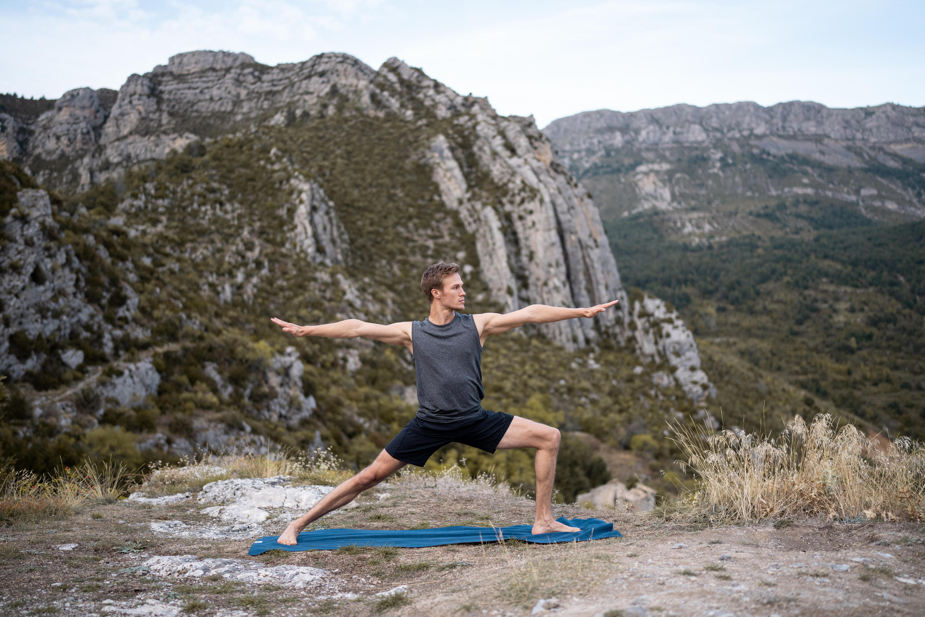 Yogahandtuch rutschfest 183 cm × 61 cm × 1 mm - stahlblau  7/7