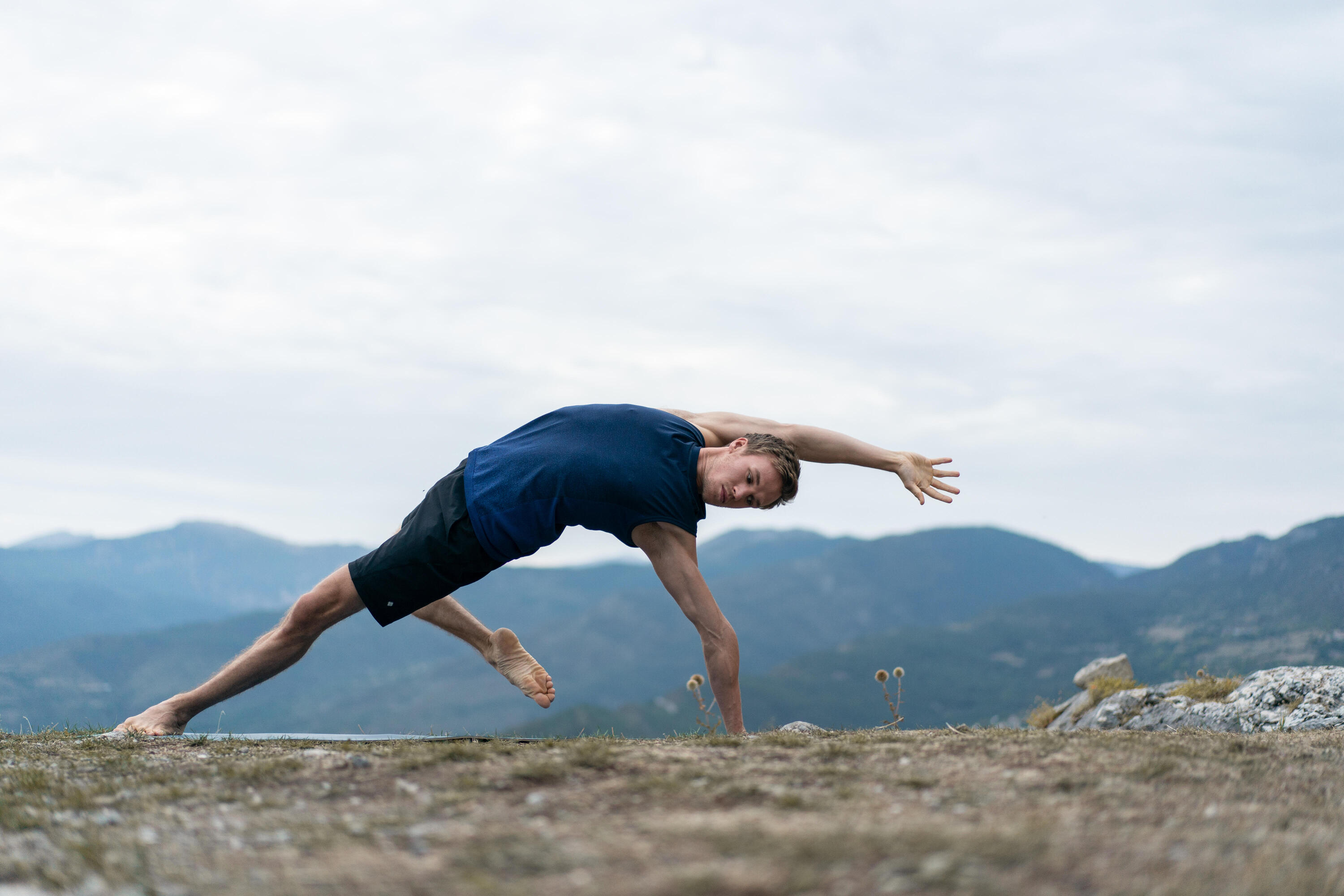 Men's Dynamic Yoga Seamless Tank Top - Indigo 6/7