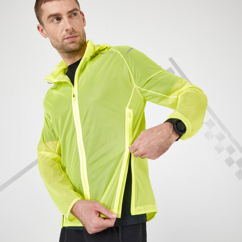 VESTE RUNNING HOMME COUPE PLUIE KIPRUN LIGHT JAUNE