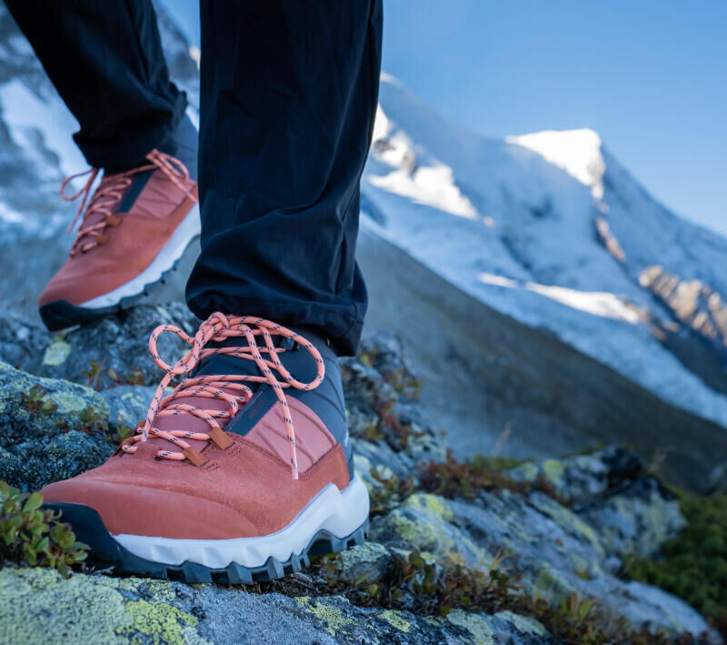Contact technology: all-terrain hiking shoes