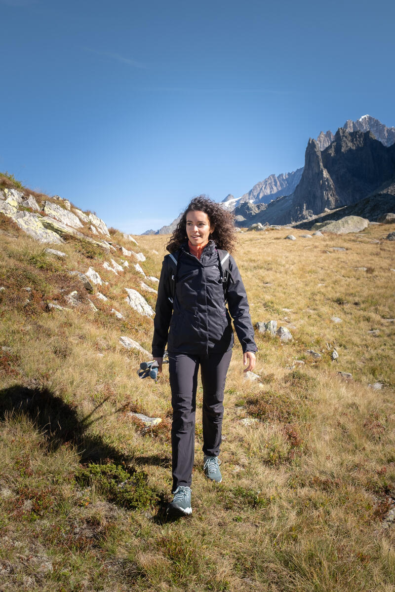 Wanderjacke Bergwandern MH100 wasserdicht Damen grün