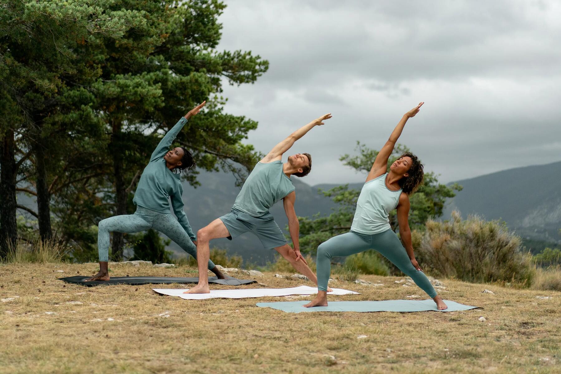 Tenue de yoga : Quel vêtement de yoga choisir pour pratiquer en toute  sécurité