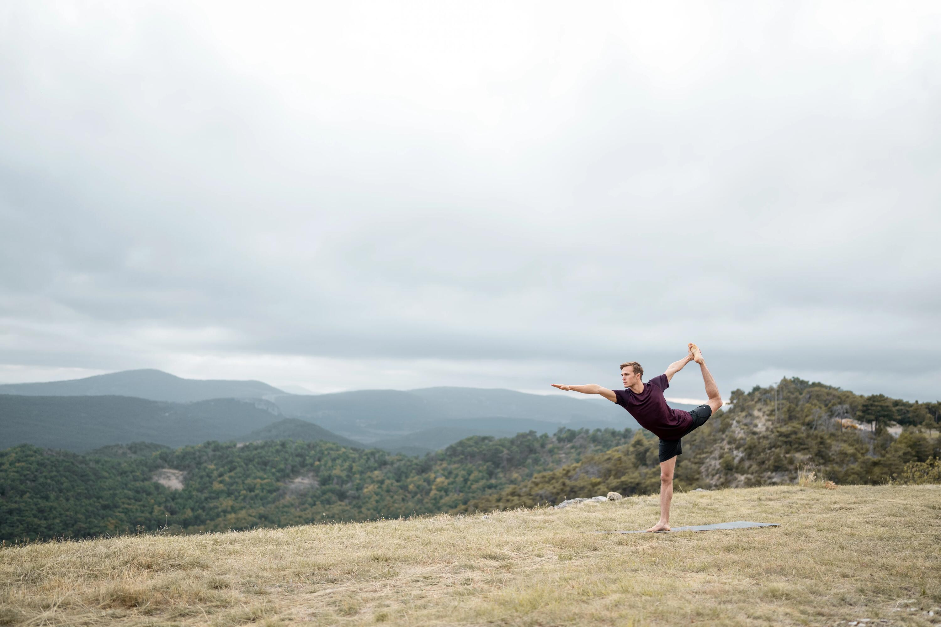 Natarajasana – pozycja tancerza w jodze/pozycja króla tańca