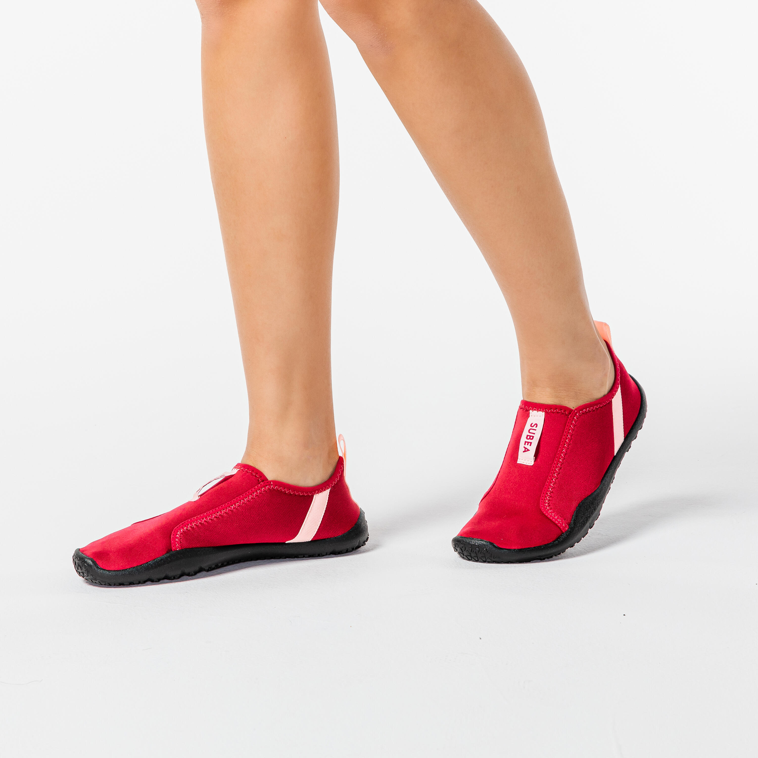 DECATHLON Obuv do vody Aquashoes 120 červená 44-45 · záber 4
