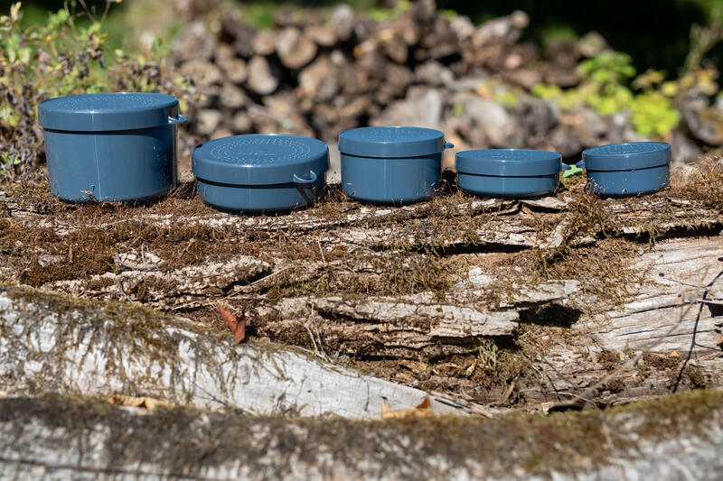 Csalis doboz, 0,5 literes, lyukas tetővel, 100 mm átmérőjű