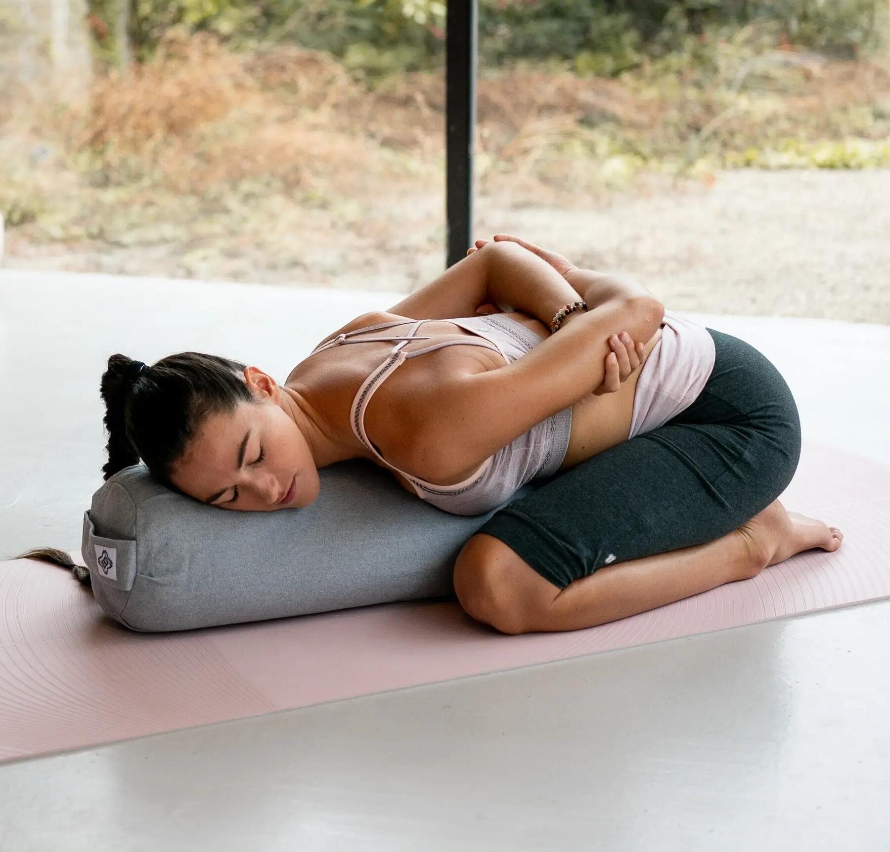 yoga bolster coussin gris