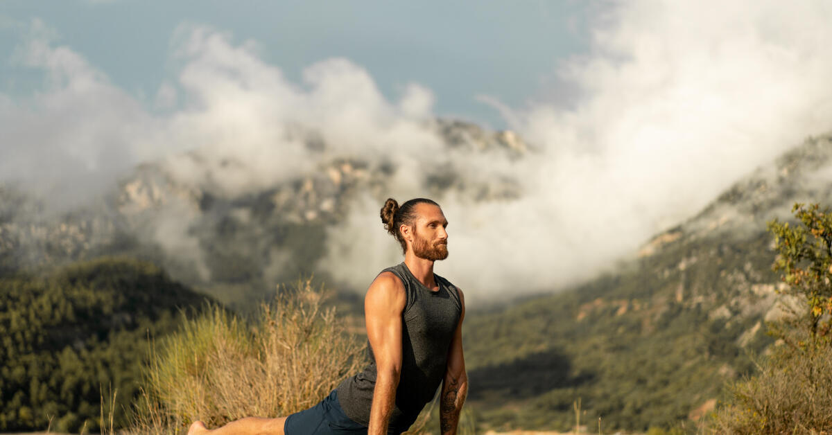 Apprendre la Salutation au Soleil (Surya Namaskar) au yoga