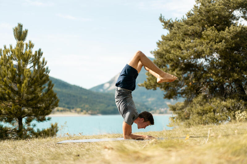 Shorts Herren für dynamisches Yoga leicht - marineblau 