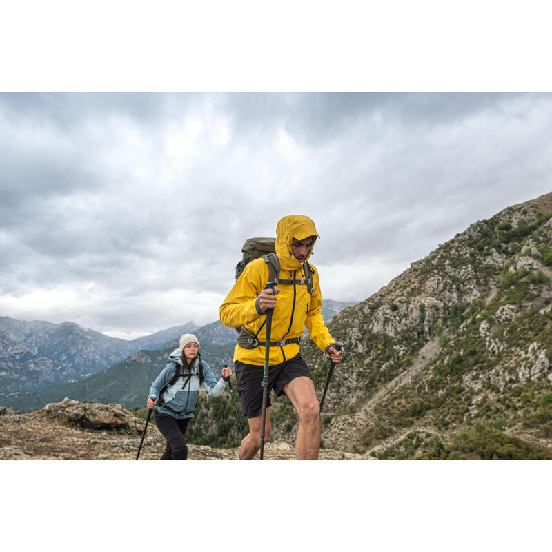 Pantalón corto de montaña y trekking transpirable Hombre Quechua MH500