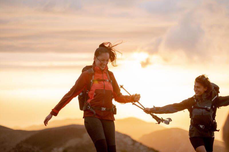 Regenjas voor bergwandelen dames MH500 bordeaux koraal