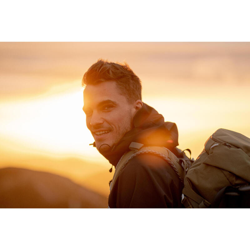 Veste de randonnée montagne imperméable homme, MH500 vert