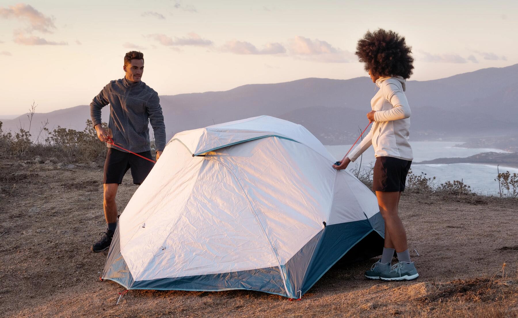 monter une tente de camping ou bivouac