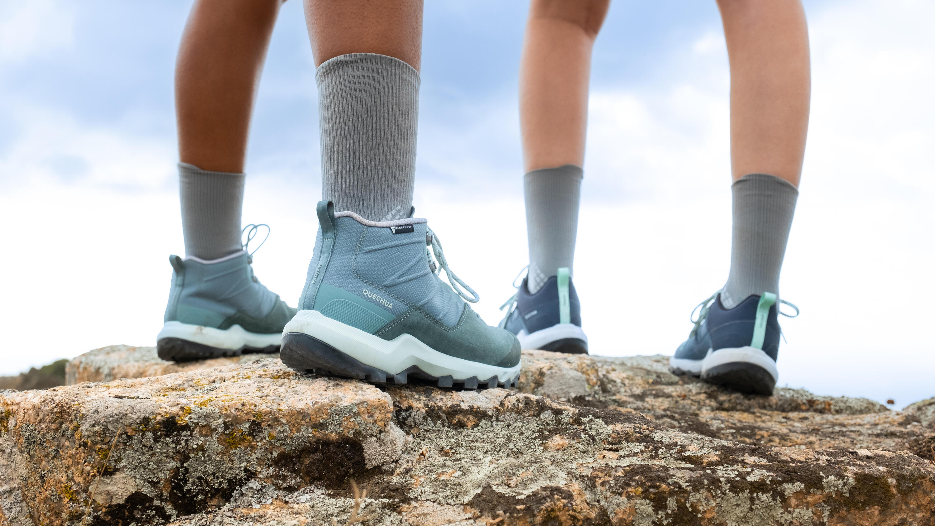 Zapatillas de montaña y trekking impermeables Mujer MH500 azul 9/10