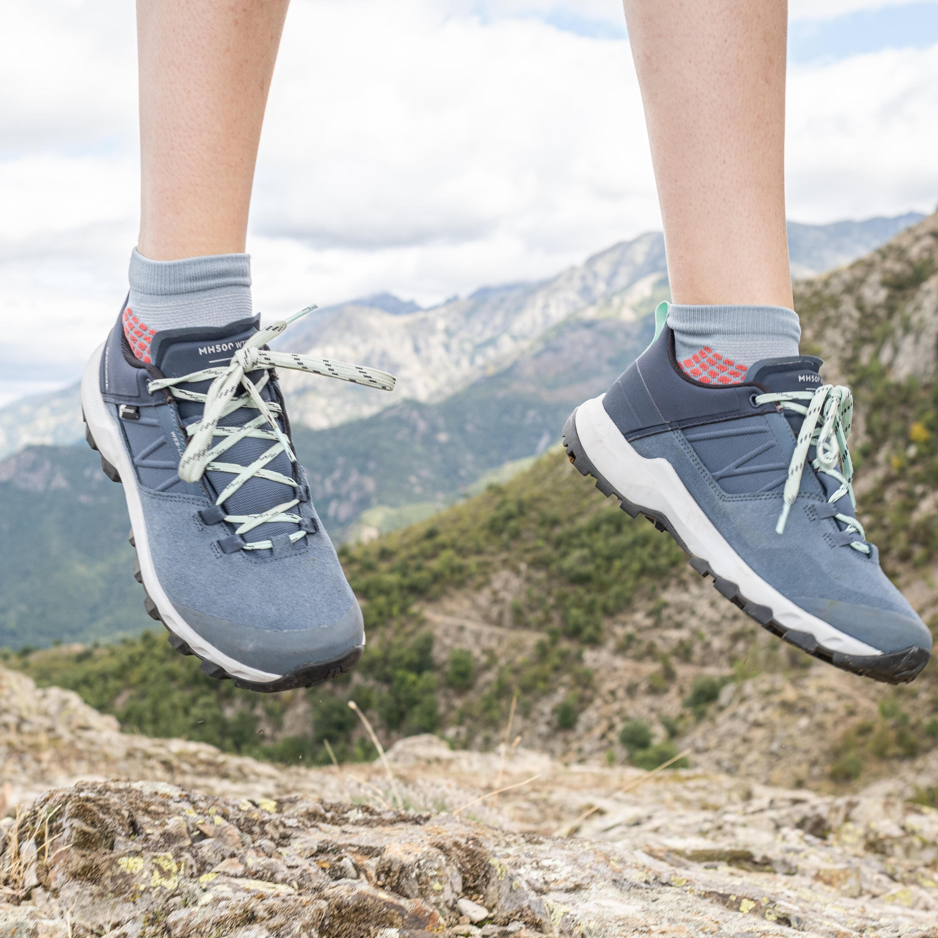 Zapatillas de montaña y trekking impermeables Mujer MH500 azul 8/10