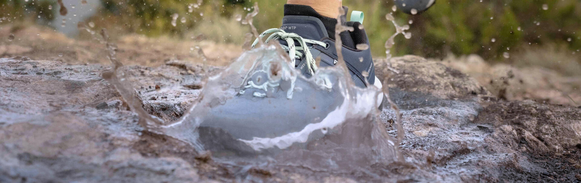 Las botas de montaña de Decathlon con las que tendrás los pies secos en  todo momento, además de agarre y adherencia de alto rendimiento