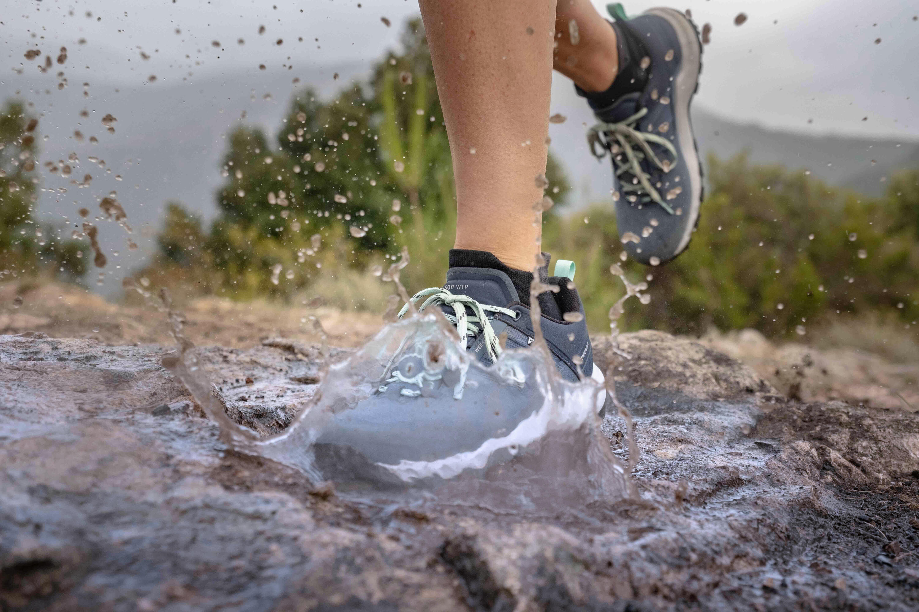 Wanderschuhe Damen wasserdicht Bergwandern ‒ MH500 blau 11/12