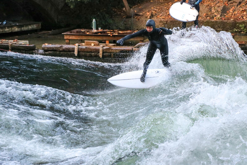 Surfen in de winter. Wat heb je hiervoor nodig?